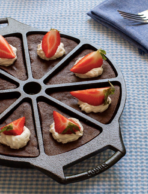 Lodge Seasoned Cast Iron Wedge Pan